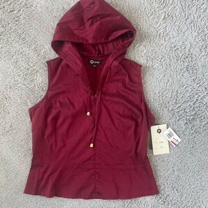 VTG Quadra Sleeveless Top Hoodie Burgundy With Gold Accents Sz 16P NWT Zipper
